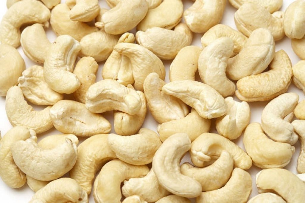 raw cashew nuts ww320